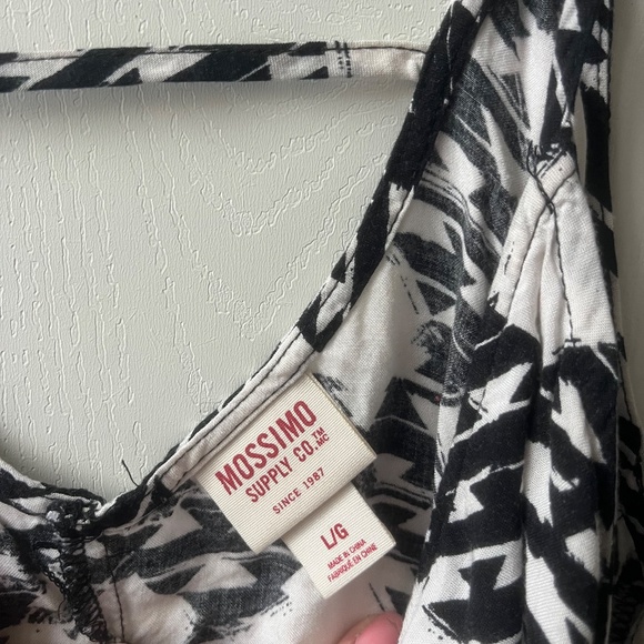 Black & White Triangle Patterned Tank Top, Mossino Supply Co., Size L - Picture 4 of 6